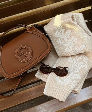 Gucci GG Emblem Mini Tote Bag – 855491