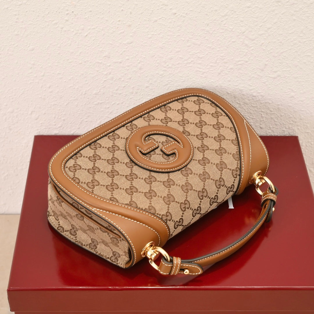 Gucci GG Emblem Mini Tote Bag – 815714