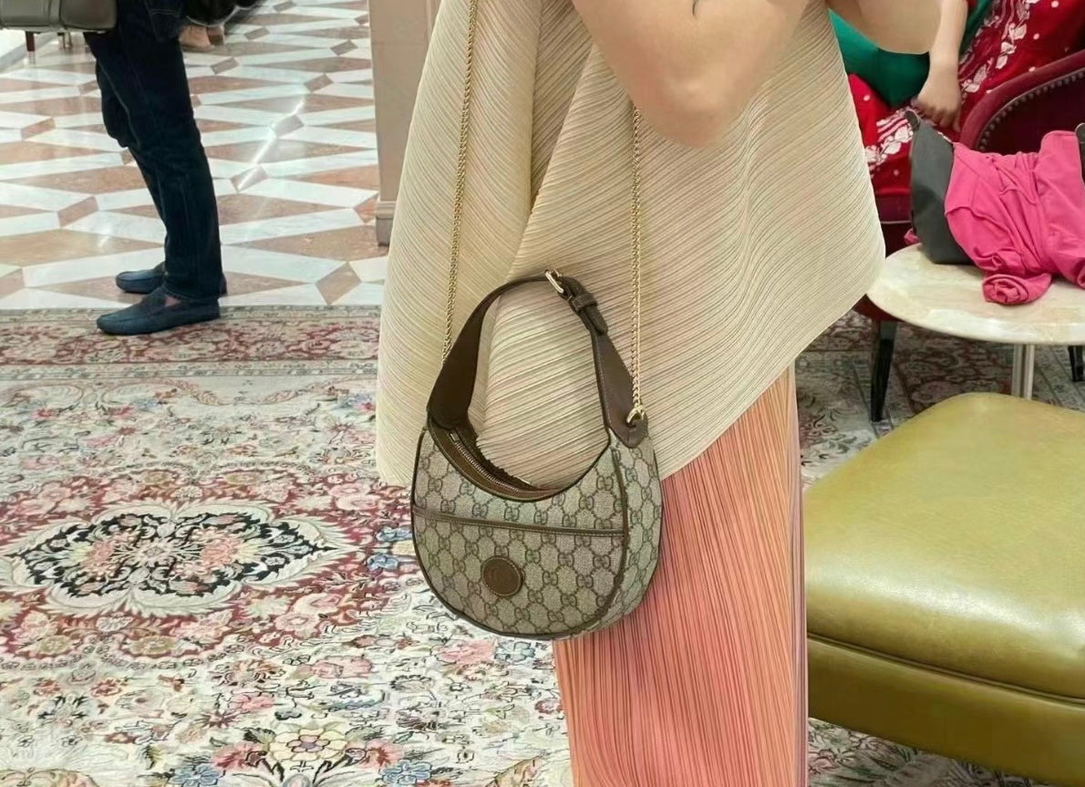 Gucci GG Retro Half Moon Bag – 726843