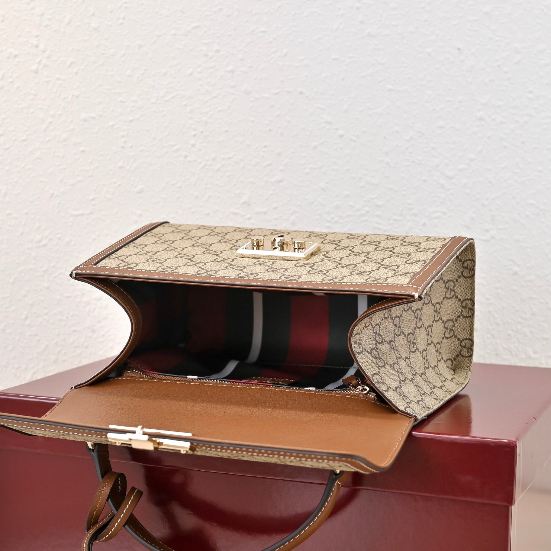 Gucci Padlock Medium Top Handle Bag – 838998