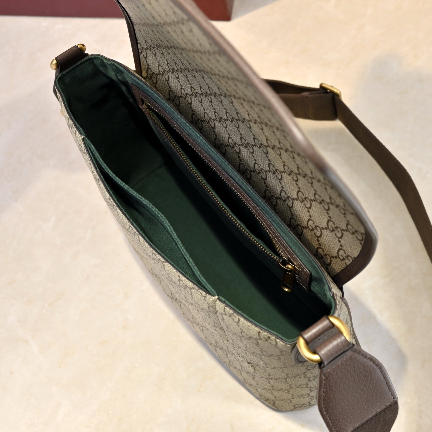 Gucci Ophidia Medium Messenger Bag – 834467
