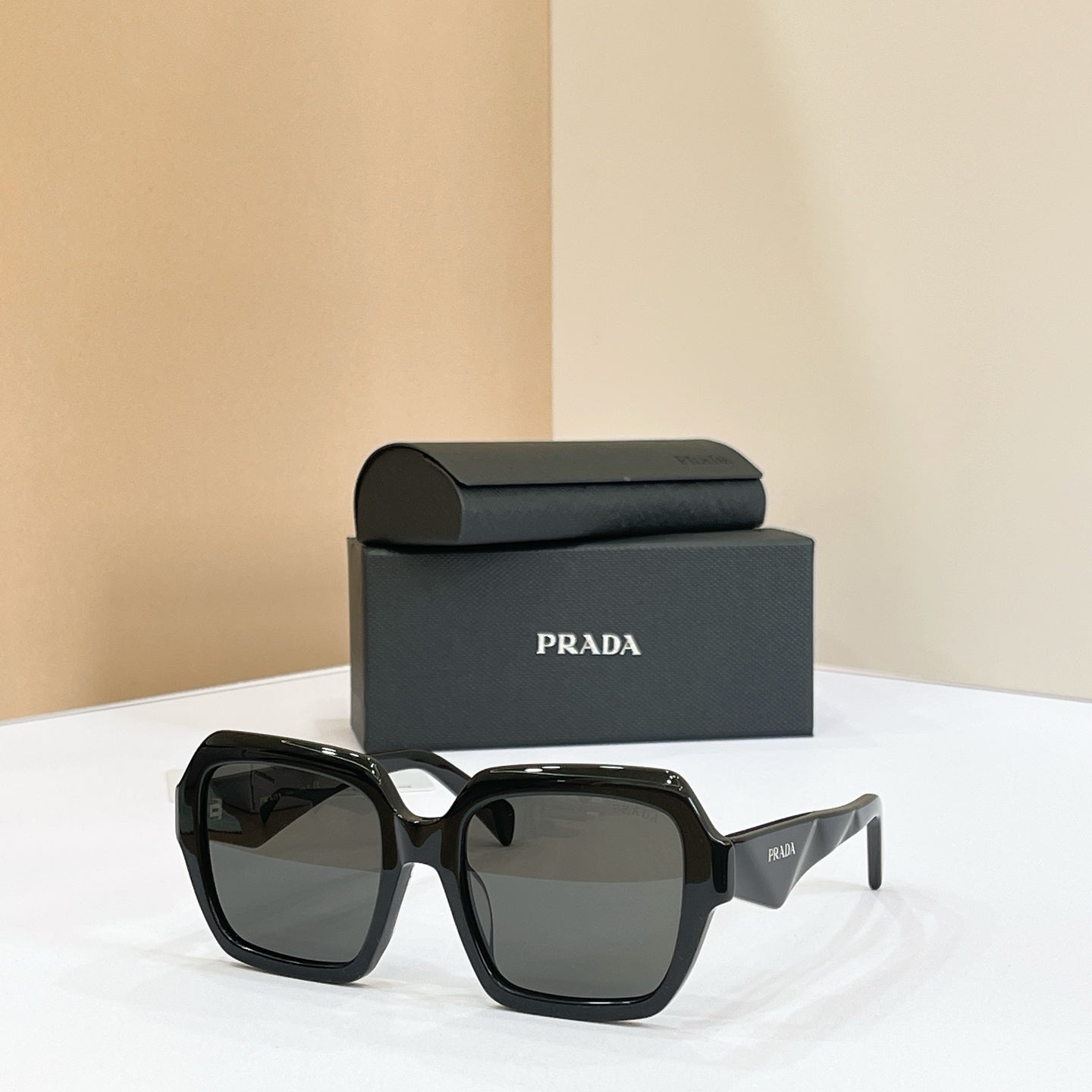 Prada Sunglasses – SPR28Z