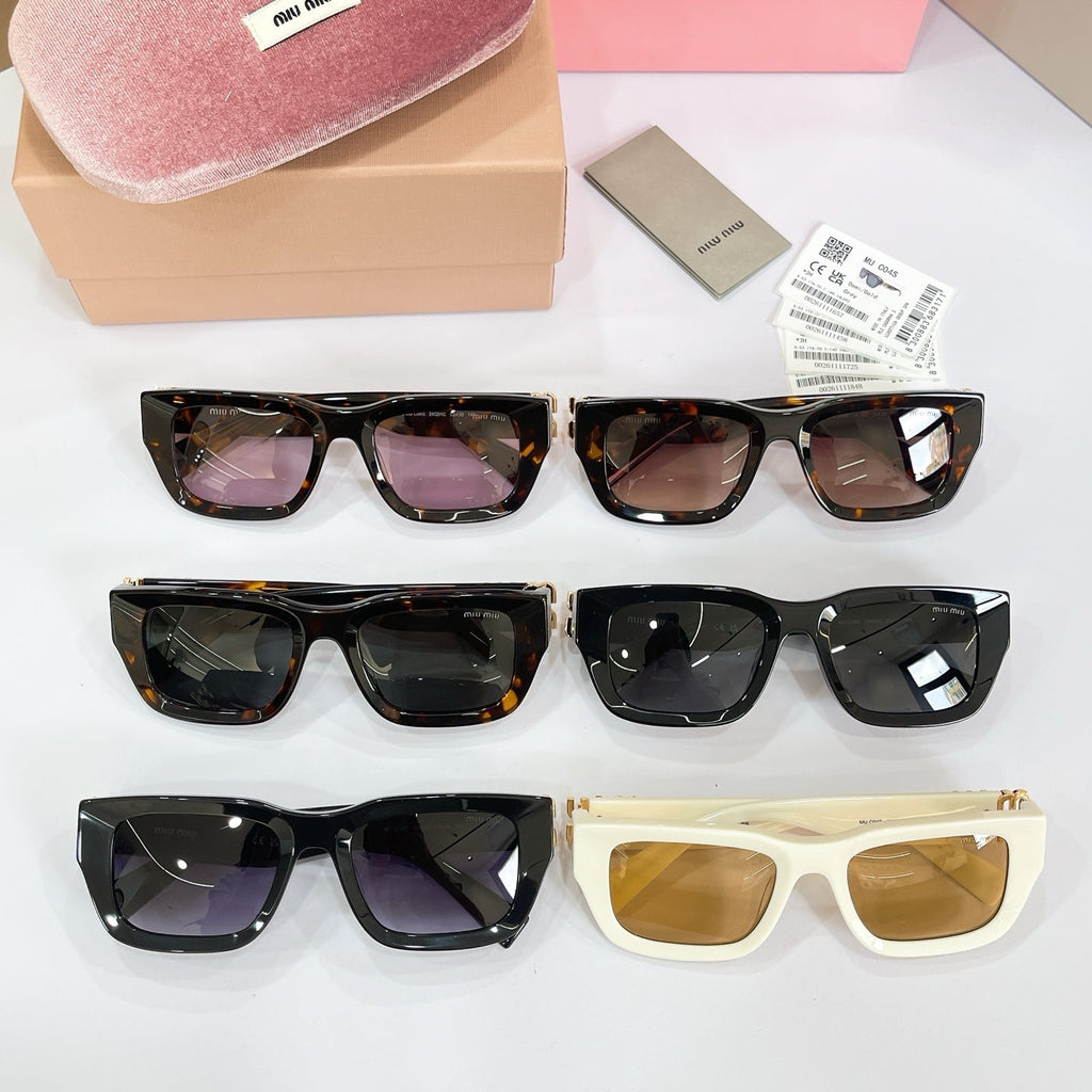 Miu Miu Sunglasses – MU C04S