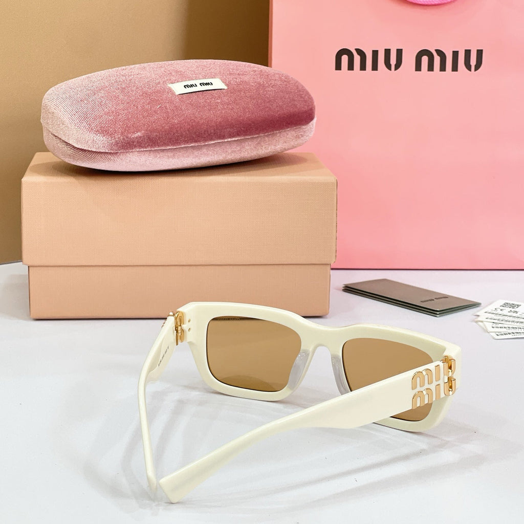 Miu Miu Sunglasses – MU C04S