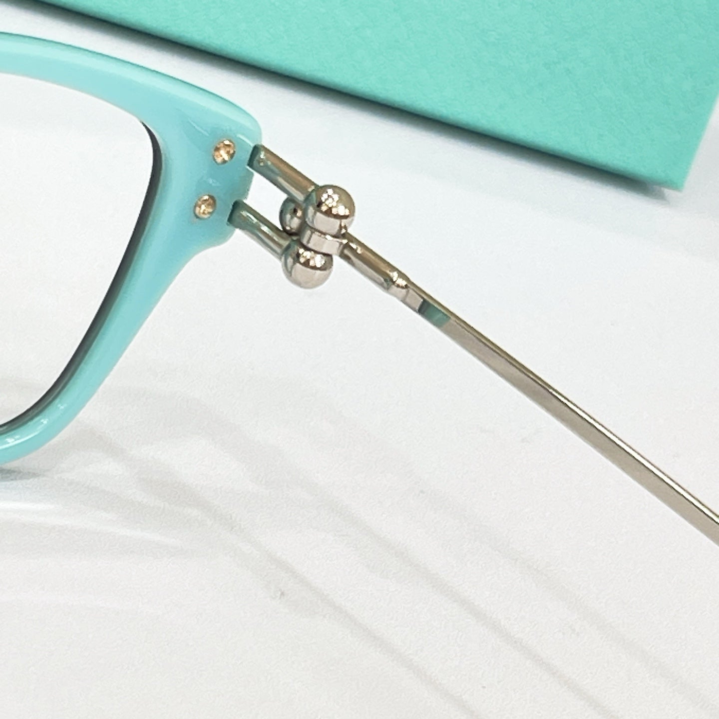 Tiffany & Co. Sunglasses – OTF 2266F