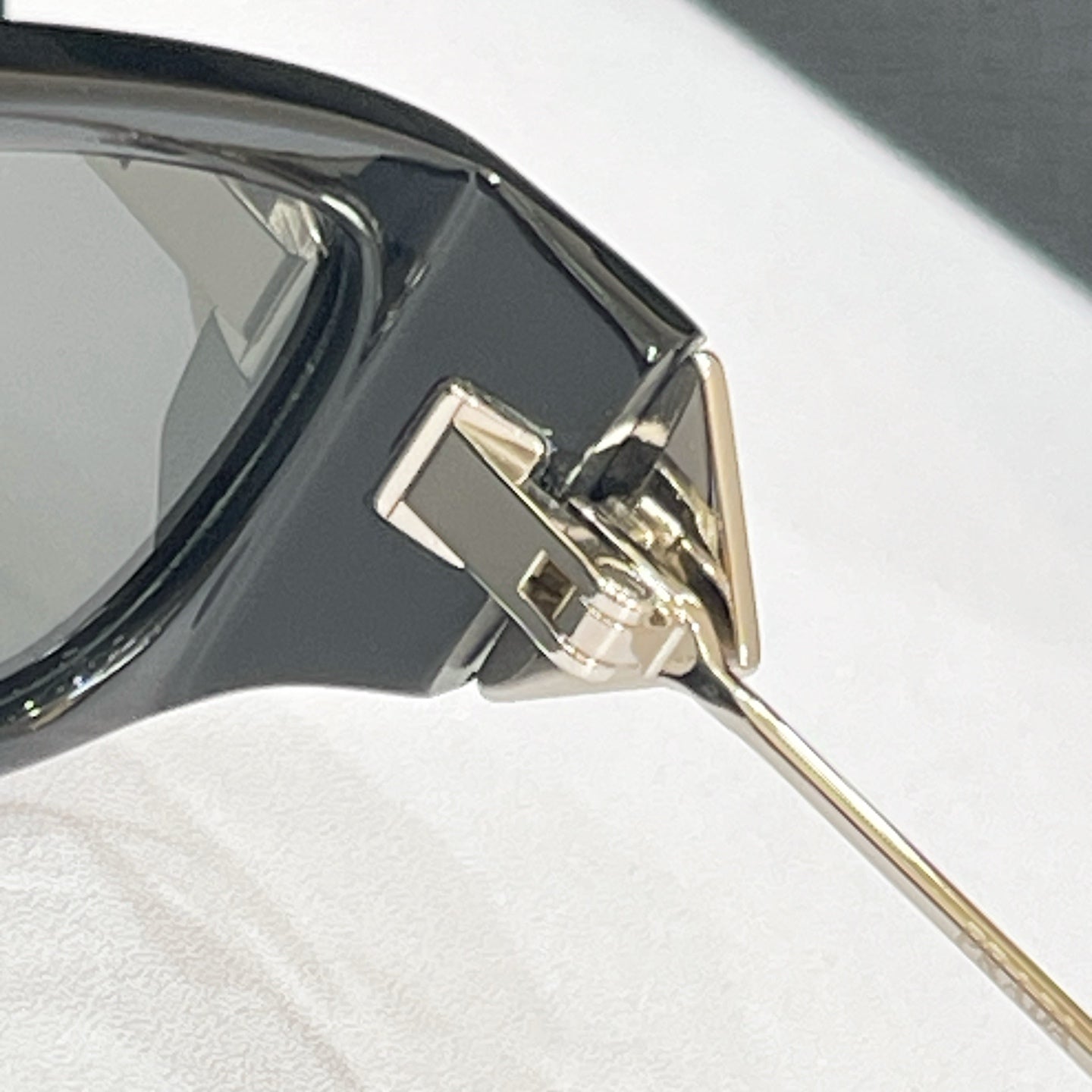 Prada X Gentle Monster Sunglasses – PR D25S