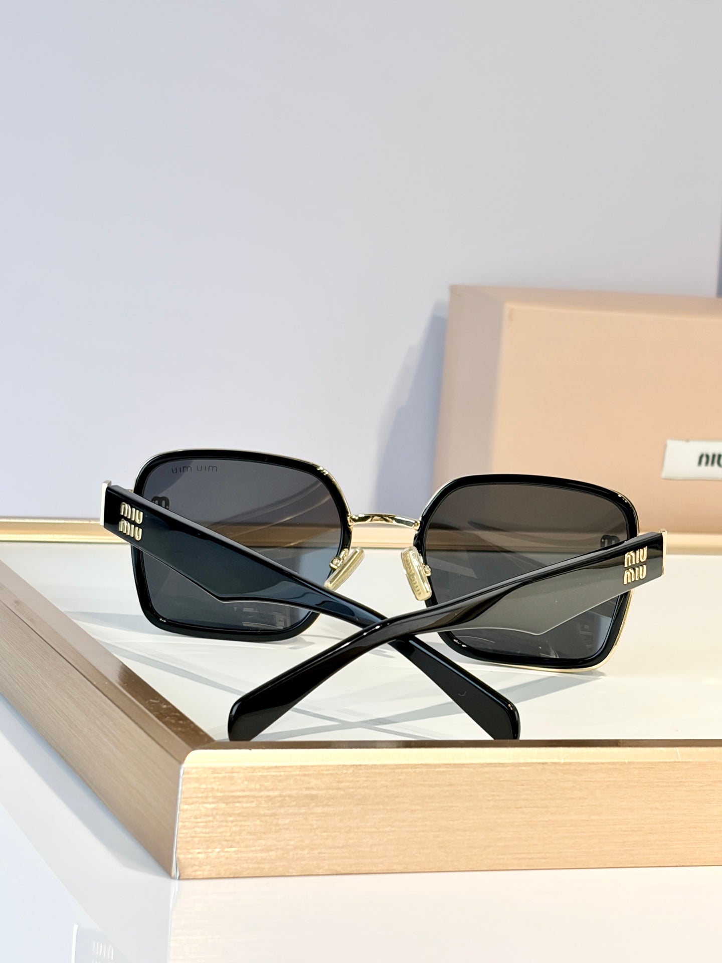 Miu Miu Sunglasses – MU B19