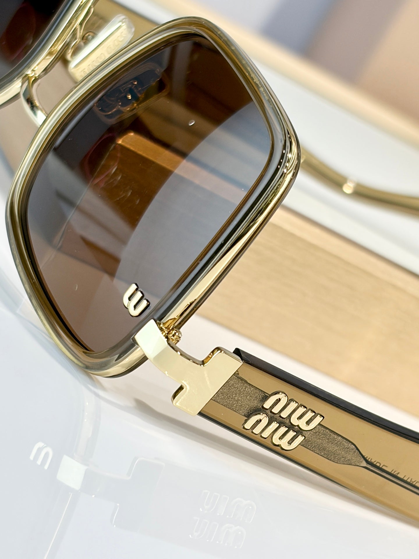 Miu Miu Sunglasses – MU B19