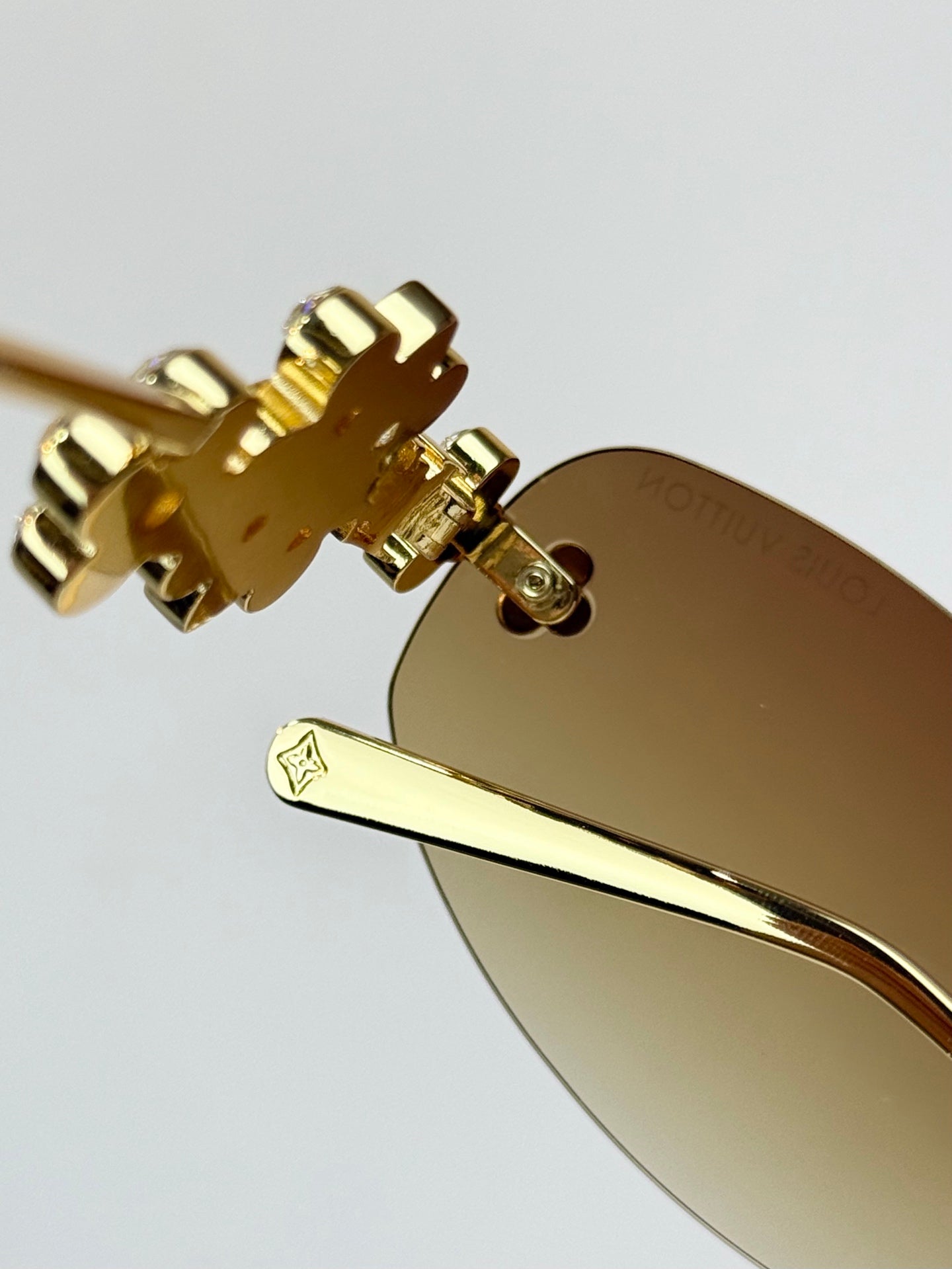 Louis Vuitton Sunglasses – Z3186U