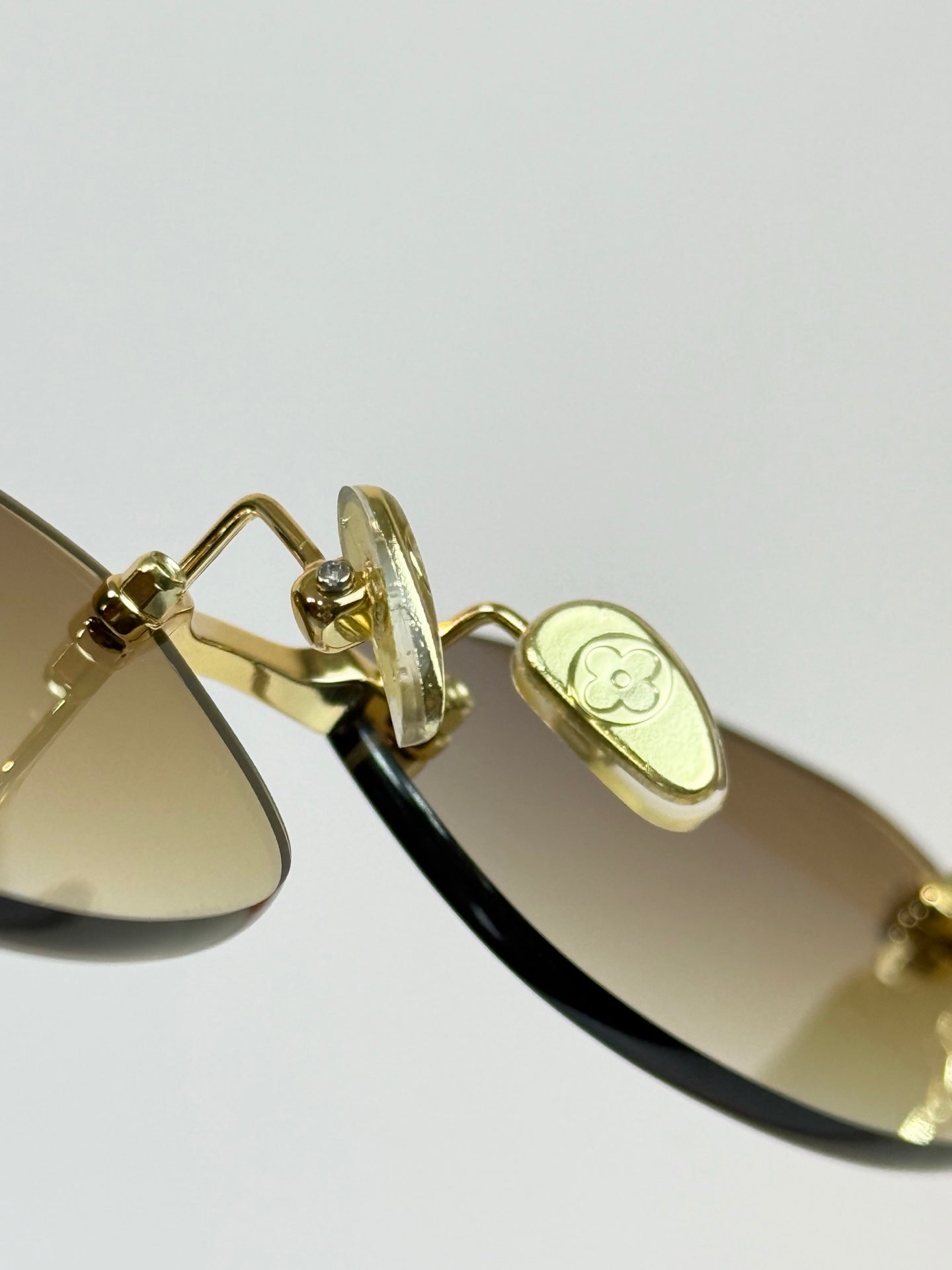 Louis Vuitton Sunglasses – Z3186U
