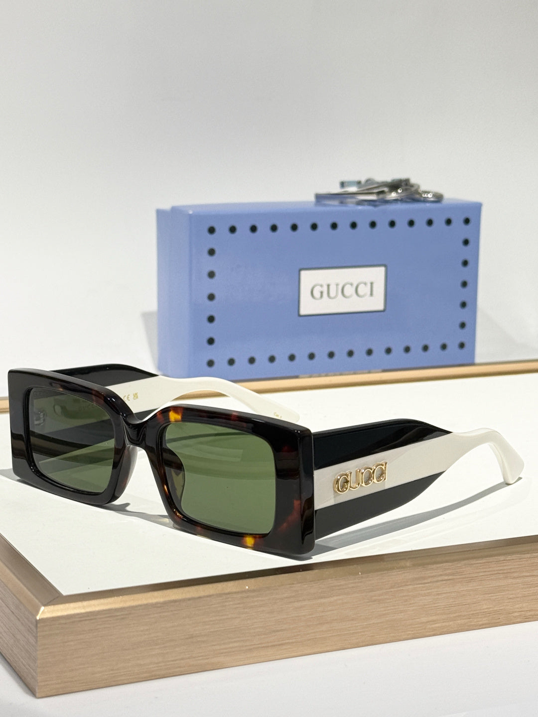 Gucci Sunglasses – GG1860S