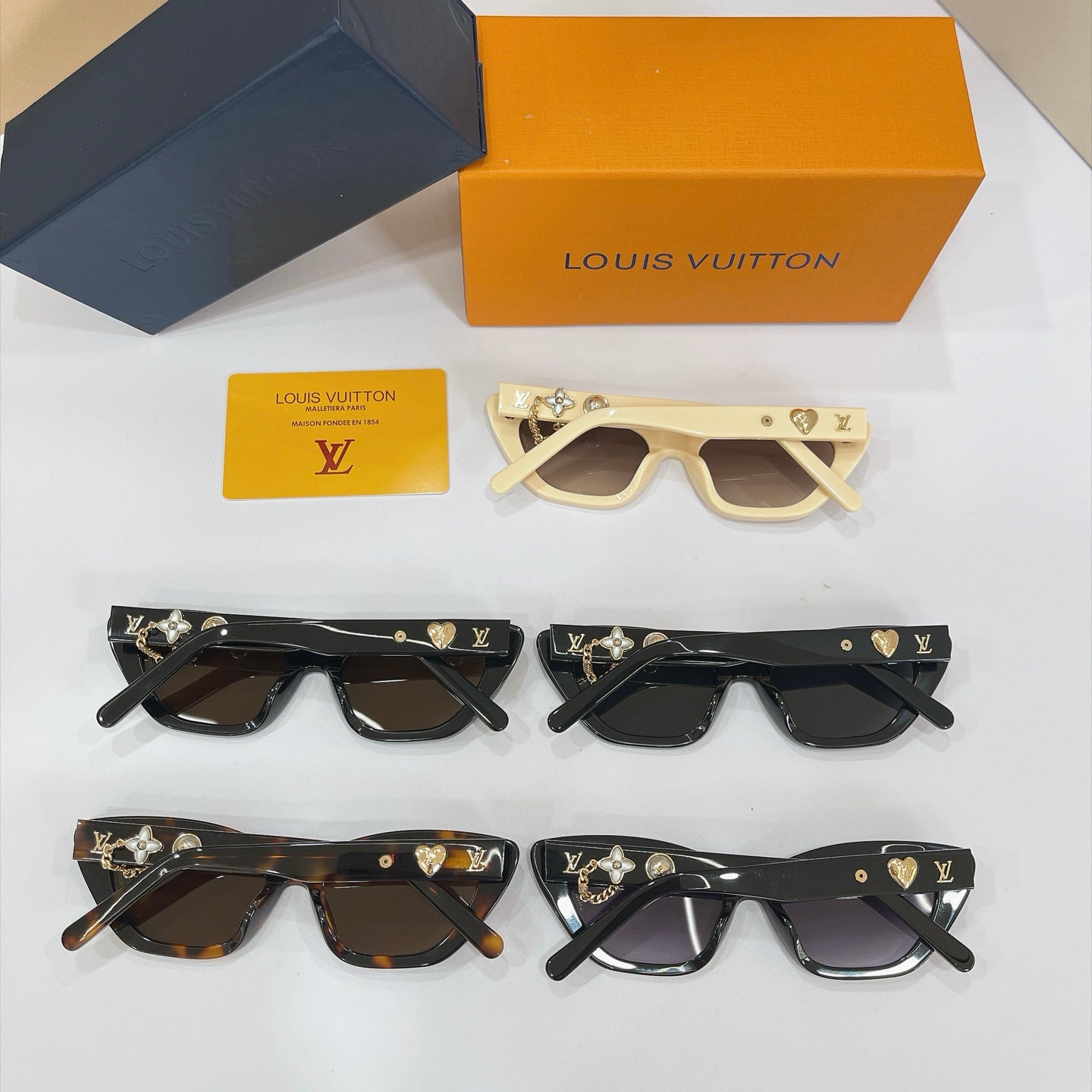 Louis Vuitton Sunglasses – Z2988U