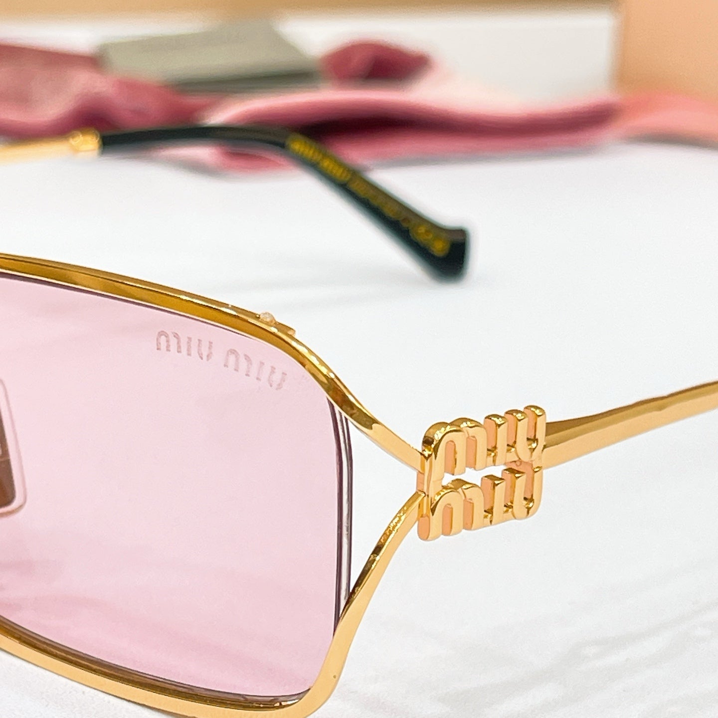 Miu Miu Sunglasses – OMU A89S