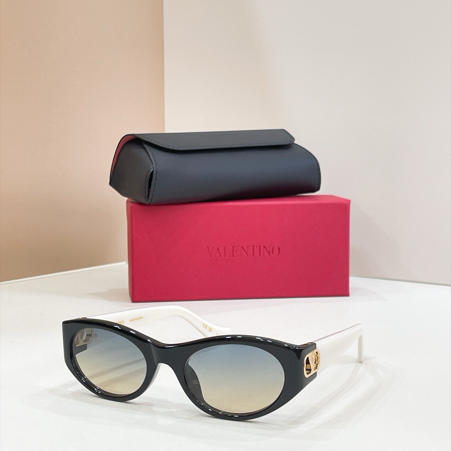 Valentino Sunglasses – VG0015S