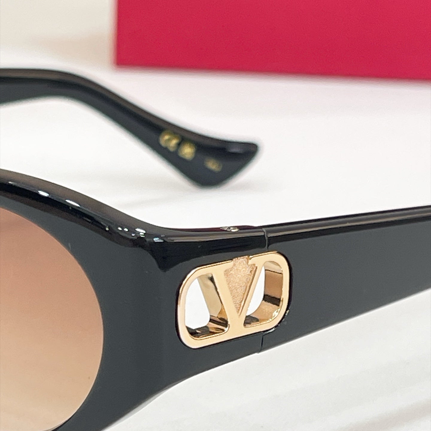 Valentino Sunglasses – VG0015S