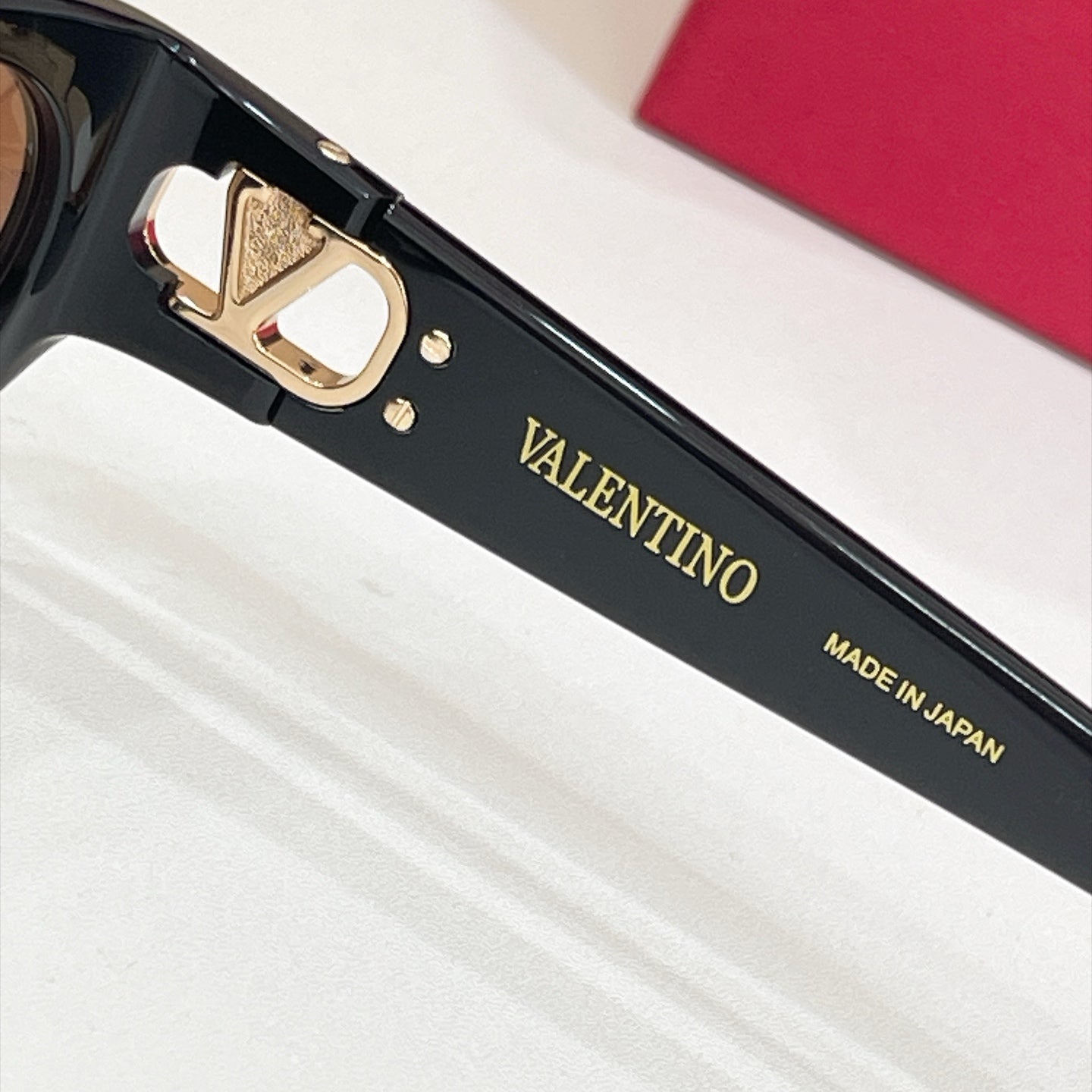 Valentino Sunglasses – VG0015S