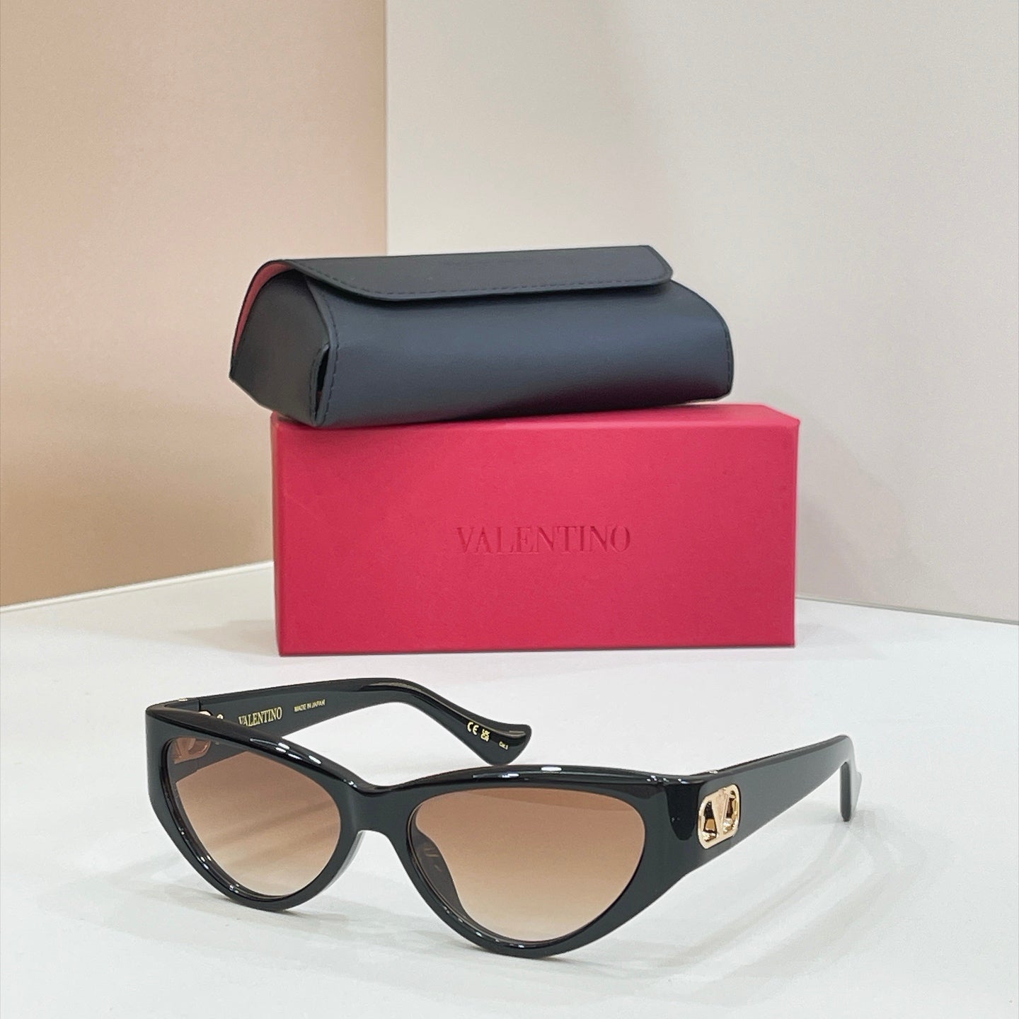 Valentino Sunglasses – VG0014S