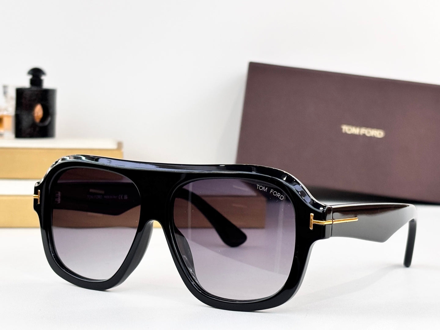 Tom Ford Sunglasses – FT132401B