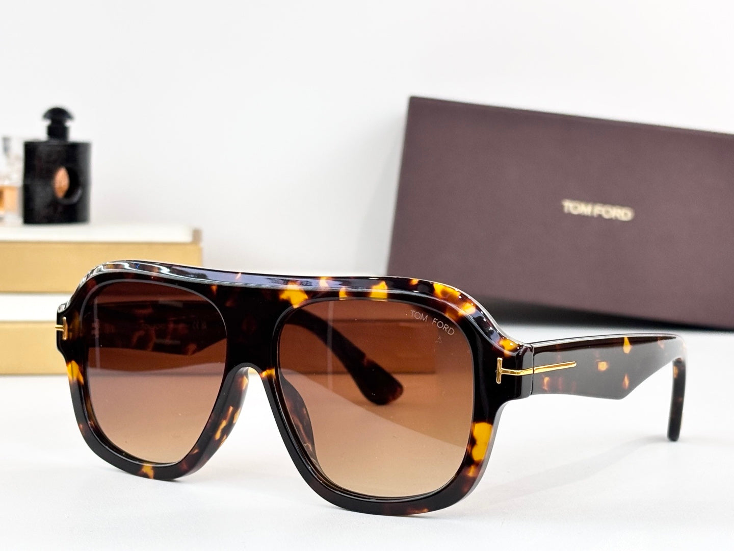 Tom Ford Sunglasses – FT132401B