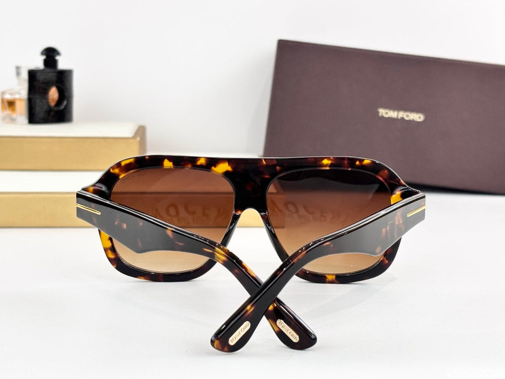 Tom Ford Sunglasses – FT132401B