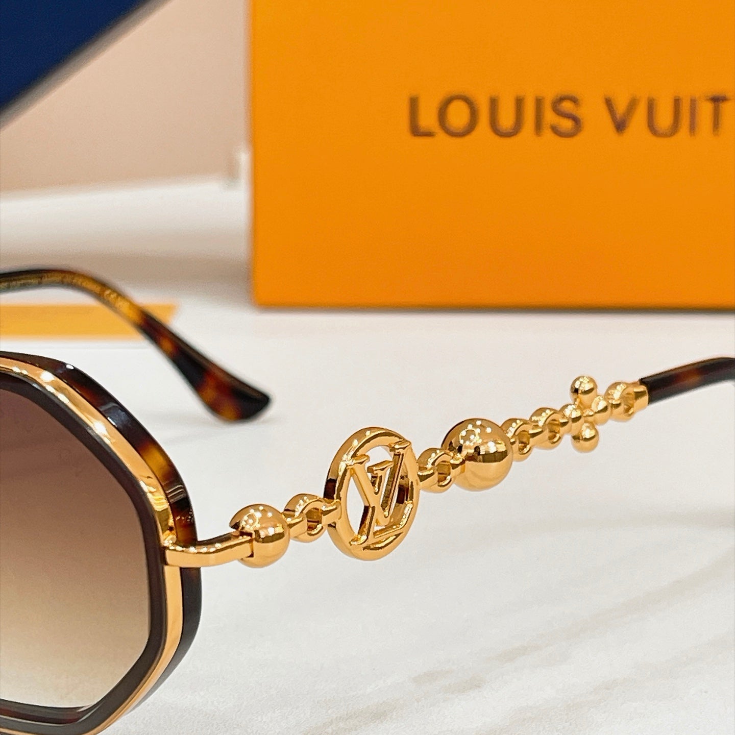 Louis Vuitton Sunglasses – Z7532U