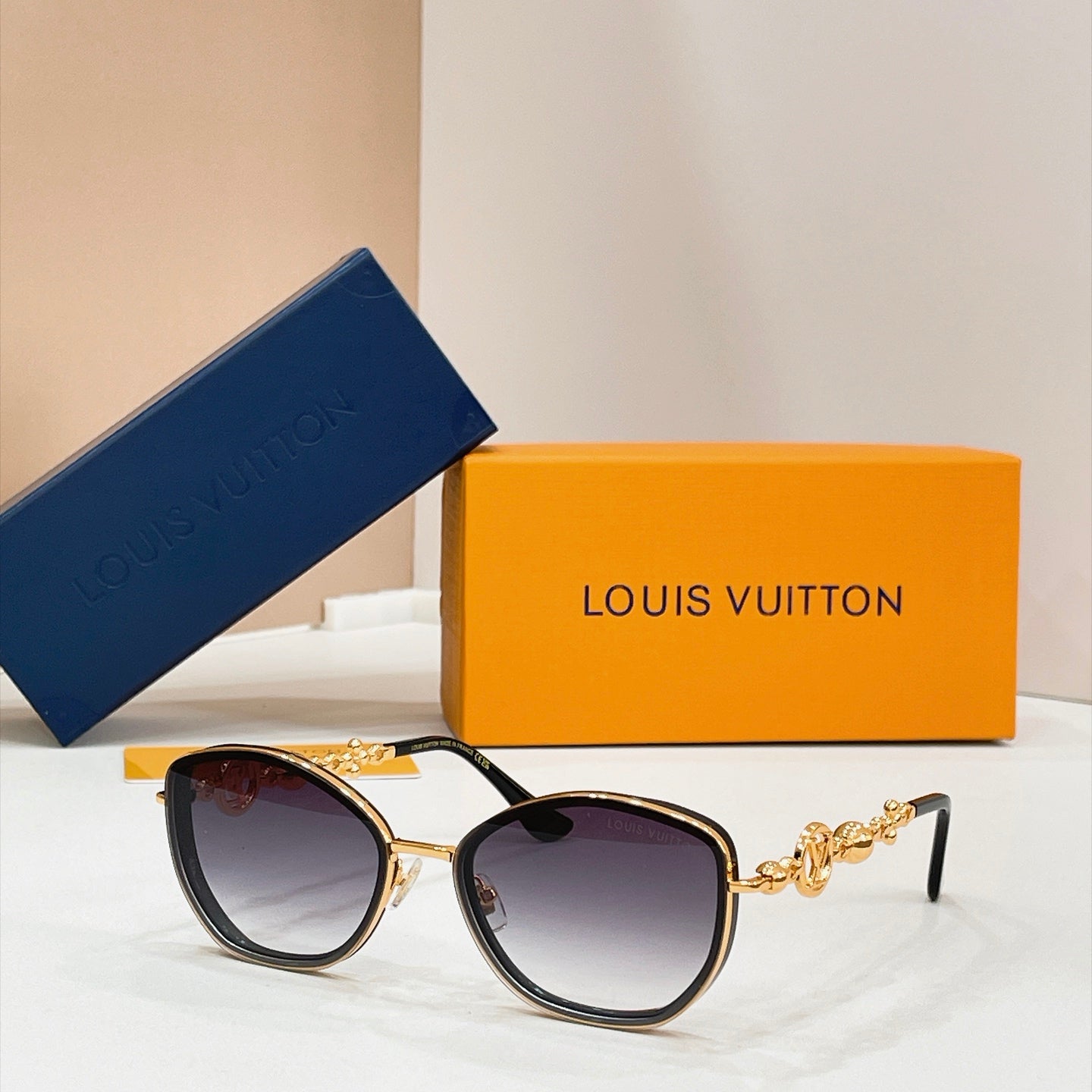 Louis Vuitton Sunglasses – Z7533U