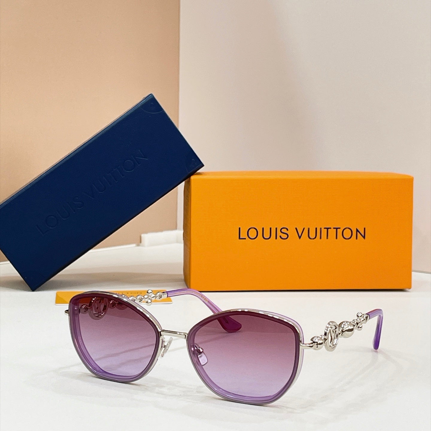 Louis Vuitton Sunglasses – Z7533U