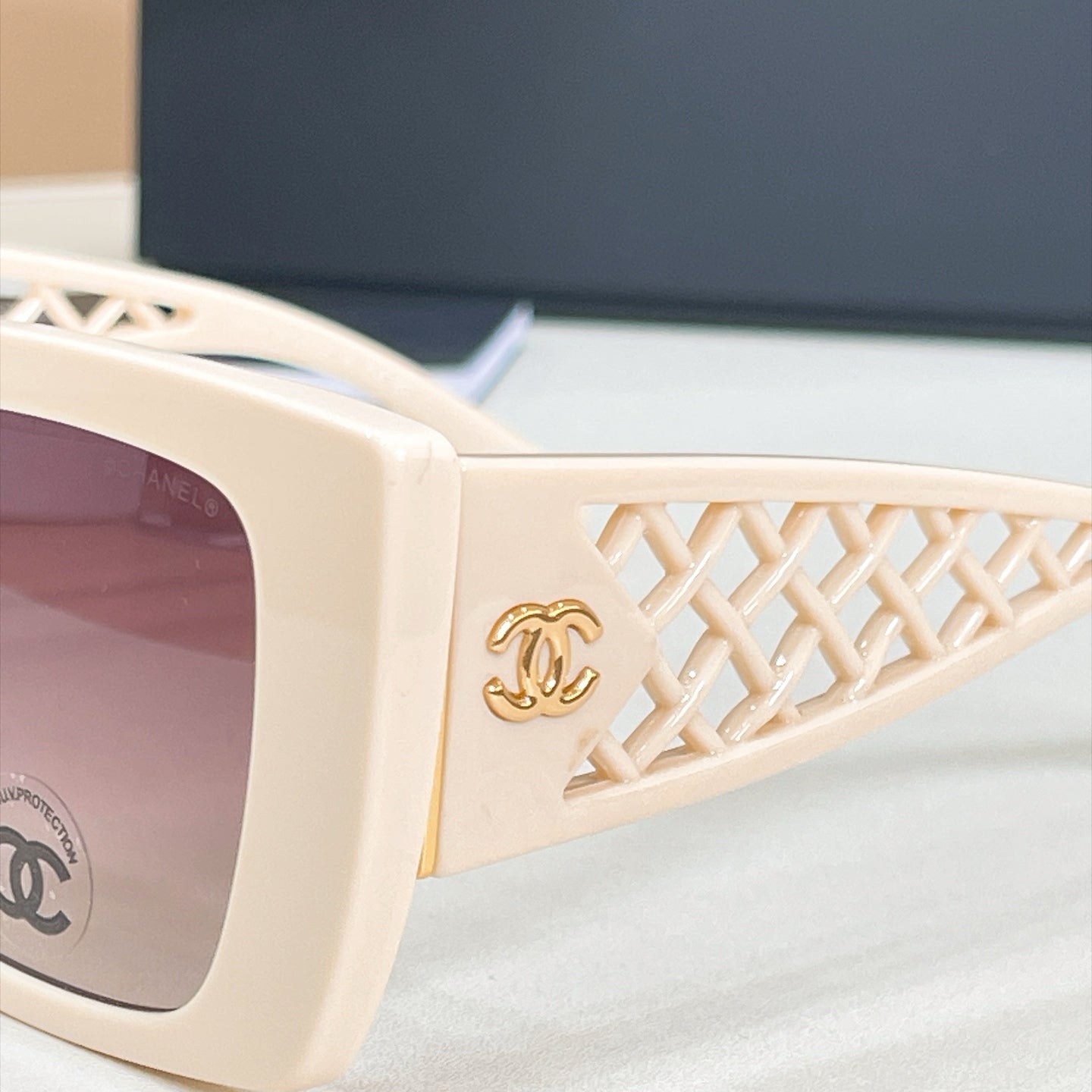 Chanel Sunglasses – CH5567