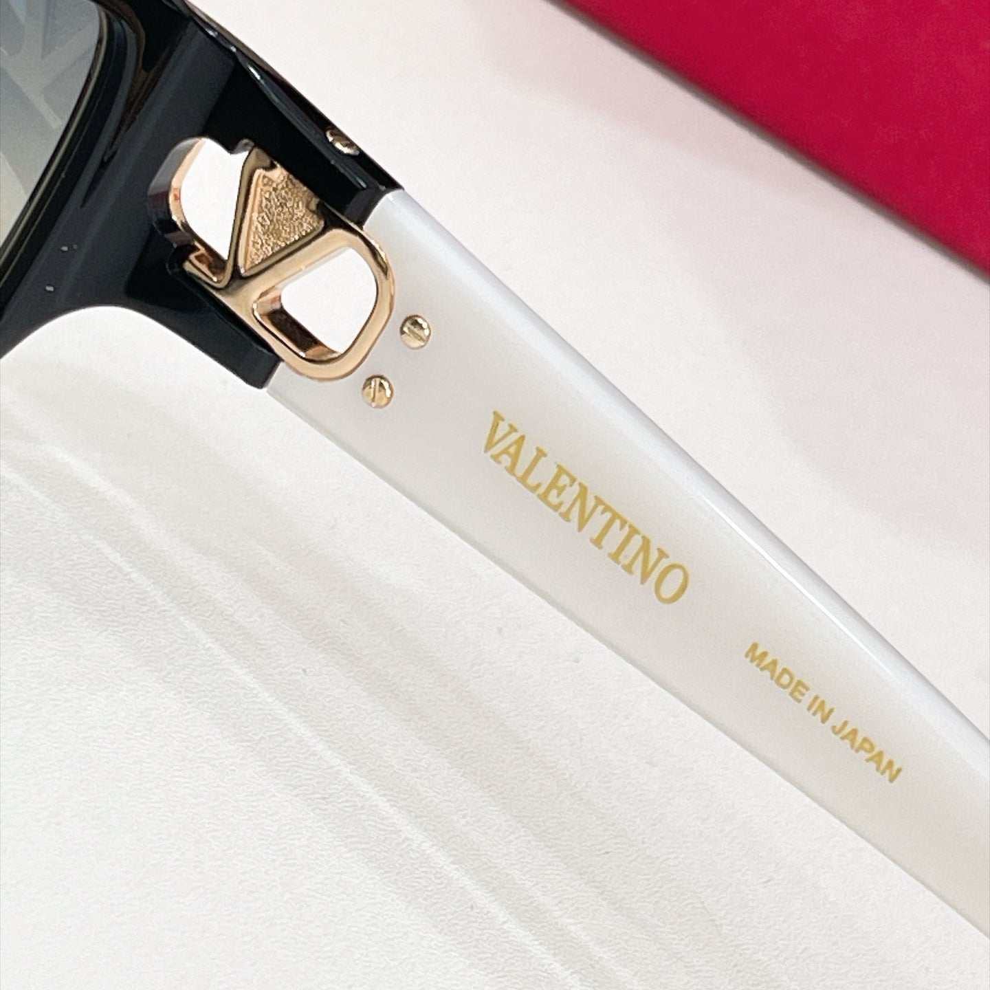 Valentino Sunglasses – VG0016S